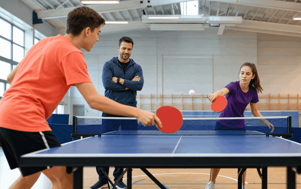 Trening tenisa stołowego z instruktorem